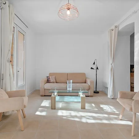 Domaine Des Oliviers - Les Borrels Feriehus